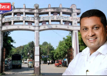 जळगाव कृषी उत्पन्न बाजार समितीत राजकीय भूकंप: