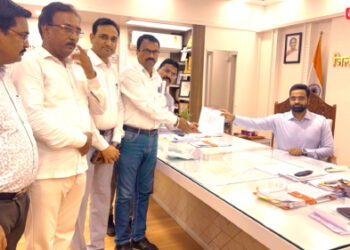 तहसीलदार भाऊसाहेब थोरात यांच्या निलंबनासाठी २९ रोजी चोपड्यात जन आंदोलन; जिल्हाधिकाऱ्यांना दिले निवेदन