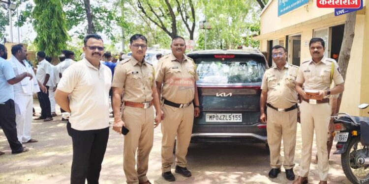 सिनेस्टाईल’ थरार! नाकाबंदी तोडून पळणाऱ्या चोरीच्या कारला अजिंठा चौफुलीवर गाठले!