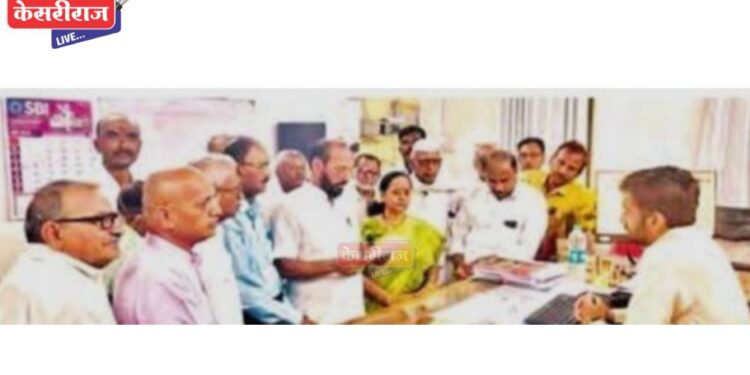 शेतकरी कर्जमाफीची मर्यादा वाढविण्याची मागणी; काँग्रेसचे प्रांताधिकाऱ्यांना निवेदन