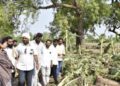 अंतुर्ली भागात केंद्रीय राज्यमंत्री रक्षाताई खडसे यांच्याकडून नुकसानीची पाहणी