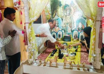 विधान परिषद निवडणूक : महायुतीचे उमेदवार नंदकिशोर महाजन यांनी घेतले तांदळवाडीत ग्रामदैवतांचे आशीर्वाद