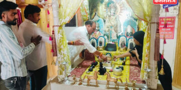 विधान परिषद निवडणूक : महायुतीचे उमेदवार नंदकिशोर महाजन यांनी घेतले तांदळवाडीत ग्रामदैवतांचे आशीर्वाद