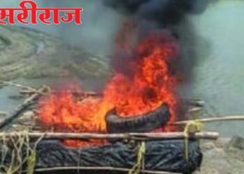 उत्राणमध्ये महसूल विभागाचा धडाकेबाज प्रहार; अवैध वाळूचे तराफे जाळून केले नष्ट