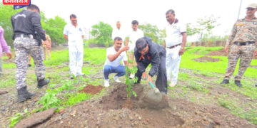 पर्यावरण संवर्धनासाठी जळगाव पोलिसांचा पुढाकार; पोलीस मुख्यालयात २,३२० झाडांचे भव्य वृक्षारोपण
