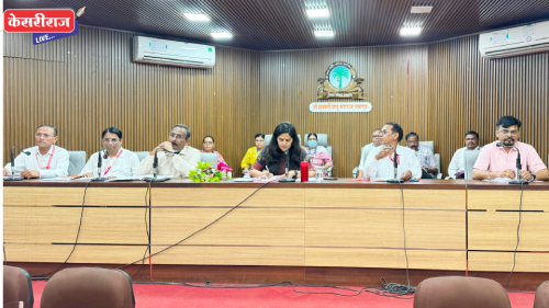 निवृत्ती वेतनधारकांच्या समस्या सोडविण्यासाठी प्रशासन कटिबद्ध