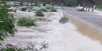 मुसळधार पावसामुळे वड्री व निंबा देवी धरणांमध्ये जलसाठा वाढला; मनू देवी धबधबा प्रवाहित