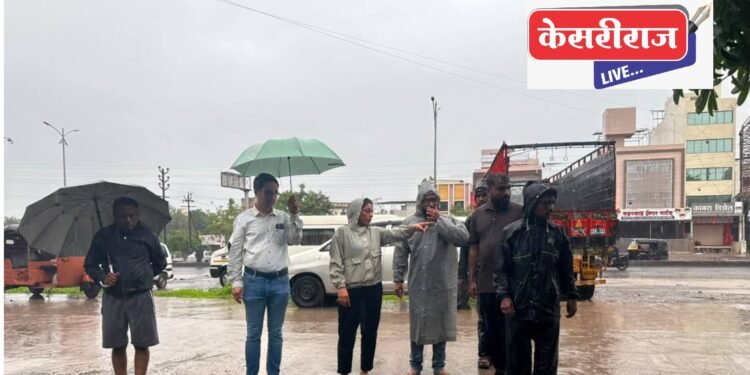 जळगाव शहरात मुसळधार पाऊस : महापौर दीपमाला काळे पहाटेपासूनच रस्त्यावर..!