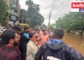 मुसळधार पावसामुळे आकाशवाणी-महाबळ रस्त्यावर पाणी तुंबले
