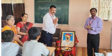 बारी समाज माध्यमिक विद्यालयात लोकमान्य टिळक जयंती उत्साहात साजरी