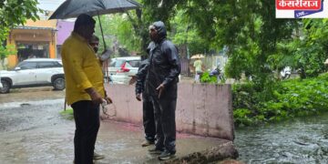 बालनिकेतन विद्या मंदिर परिसरातील धोकादायक पुलाची उपमहापौर मनोज चौधरी यांच्याकडून पाहणी