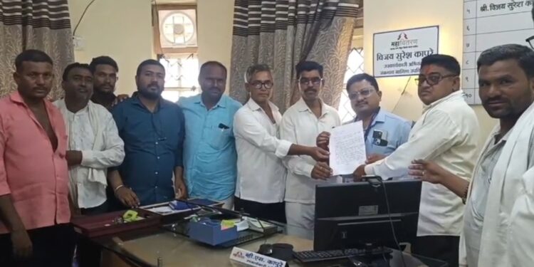 स्मार्ट मीटर आंदोलनादरम्यान महावितरण कार्यालयातच सापडली इलेक्ट्रिक शेगडी; नागरिकांचा संताप