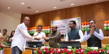 जिल्हयात वृक्षलागवड व वृक्षसंवर्धनाची व्यापक लोकचळवळ उभारण्याची गरज -पालकमंत्री गुलाबराव पाटील