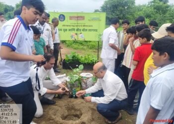 जैन इरिगेशनसह विविध आस्थापनांमध्ये स्वातंत्र्यदिन उत्साहात