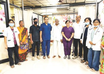 ८३ वर्षीय वृद्ध रुग्णाचे मृत्यूशी दोन हात मेंदूवरील यशस्वी शस्त्रक्रियेनंतर व्हेंटिलेटरवरील रुग्ण सुखरूप घरी