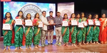 ‘जल्लोष लोककलेचा’ स्पर्धेत अनुभूती इंग्लिश मिडीयम स्कूल प्रथम; राज्यस्तरीय महाअंतिम फेरीसाठी निवड