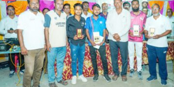 जिल्हा मानांकन कॅरम स्पर्धेत रईस शेख विजेता तर नईम अन्सारी उपविजयी