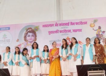 युवतींच्या दहीहंडीत शिवतीर्थावर नारीशक्तीचा थरार; कृष्णभक्तीतून समानतेचा जागर