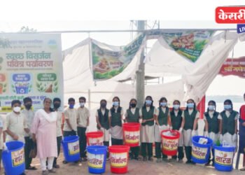 गणेश विसर्जनानंतर ‘अनुभूती’च्या विद्यार्थ्यांनी स्वच्छ केला मेहरूण तलाव परिसर