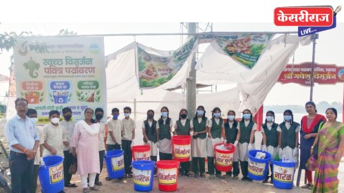 गणेश विसर्जनानंतर ‘अनुभूती’च्या विद्यार्थ्यांनी स्वच्छ केला मेहरूण तलाव परिसर