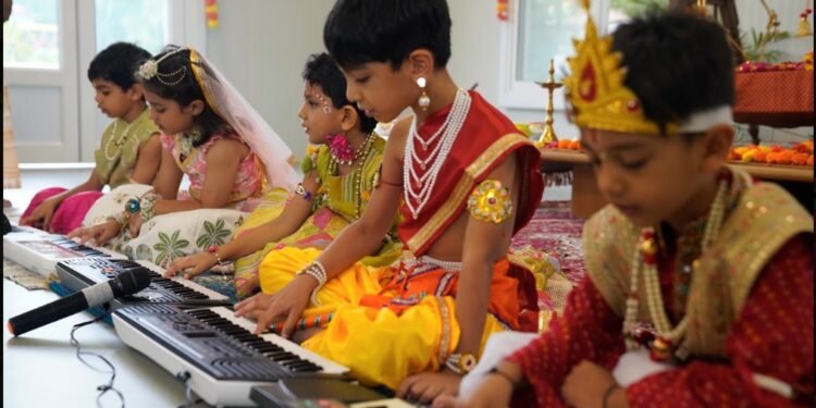 अनुभूतीत जन्माष्टमीचा उत्सव; मातांनी साकारले गोकुळ, शाळा बनली वृंदावन