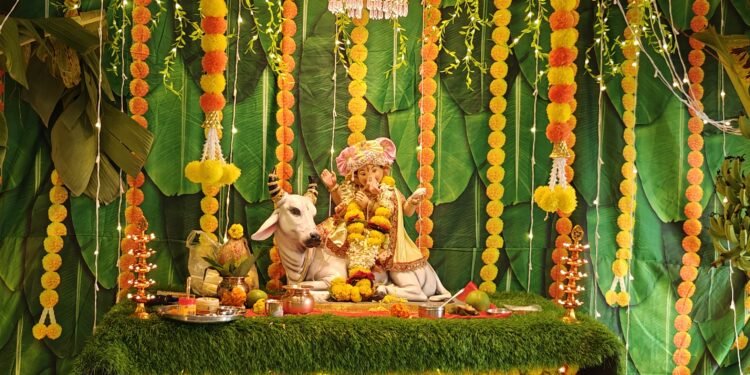 गोदावरी कॉलेज ऑफ नर्सिंगमध्ये गणरायाचे जल्लोषात आगमन