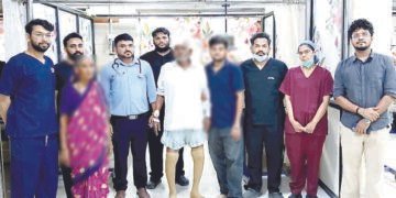 उजवा हात फ्रॅक्चर, मनगटात प्लेट;तरीही ५५ दिवसांत नेत्रसेवेत पुनरागमन!