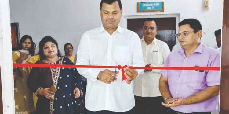 डॉ. गुणवंतराव सरोदे आयुर्वेद महाविद्यालयात ‘अॅनाटॉमी डे’ उत्साहात साजरा