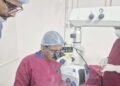 उजवा हात फ्रॅक्चर, मनगटात प्लेट;तरीही ५५ दिवसांत नेत्रसेवेत पुनरागमन!