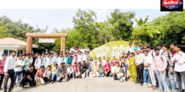 दिक्षारंभ कार्यक्रमांतर्गत कृषी विद्यार्थ्यांची जैन हिल्सला शैक्षणिक भेट