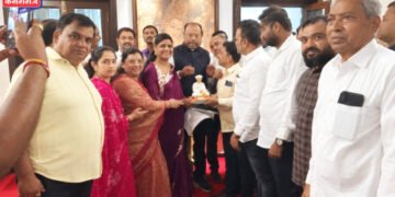 महसूलमंत्री चंद्रशेखर बावनकुळे यांचा प्रदेश तेली समाजातर्फे सन्मान