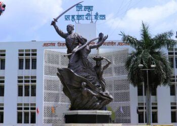 जिल्हा बँकेच्या निवडणुकीत उमेदवारी अर्जांचा पाऊस!