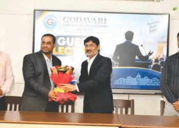 गोदावरी अभियांत्रिकी महाविद्यालयात ऑटोमोबाईल व इलेक्ट्रिक व्हेईकल तंत्रज्ञानावर तज्ज्ञ व्याख्यान