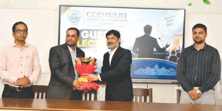 गोदावरी अभियांत्रिकी महाविद्यालयात ऑटोमोबाईल व इलेक्ट्रिक व्हेईकल तंत्रज्ञानावर तज्ज्ञ व्याख्यान